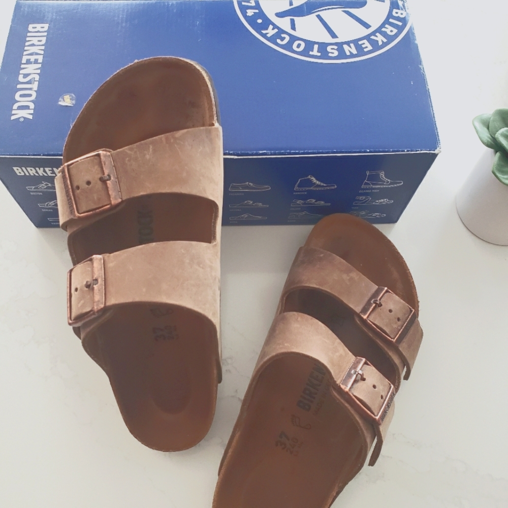 BIRKENSTOCK SIZE 37 LIKE NEW!